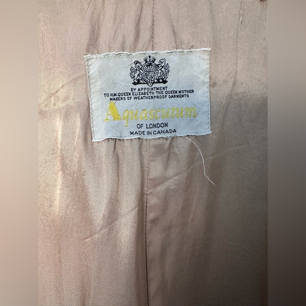 Vintage Aquascutum London Trench Coat | Classic Beige | Checked Lining - Picture 16 of 17